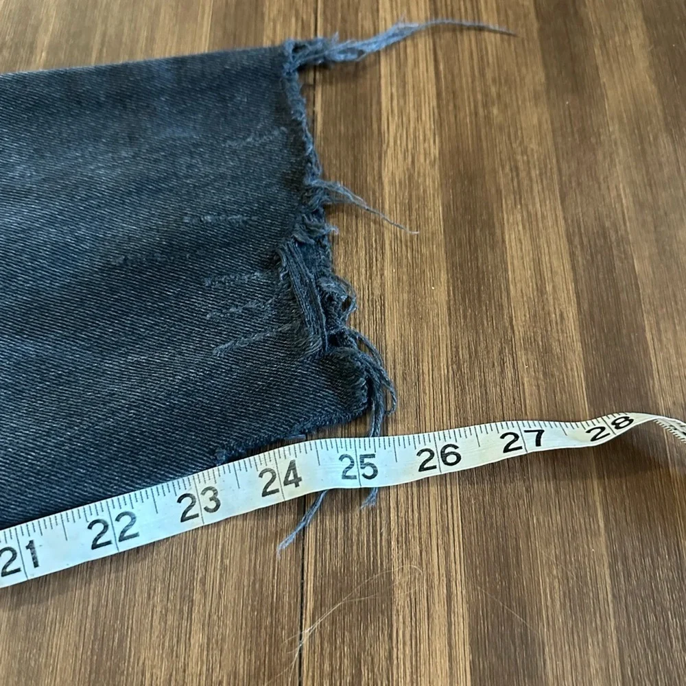 We the free FREE PEOPLE: DISTRESSED BLACK MAGGIE JEANS size 27 OB901514 - Picture 6 of 9